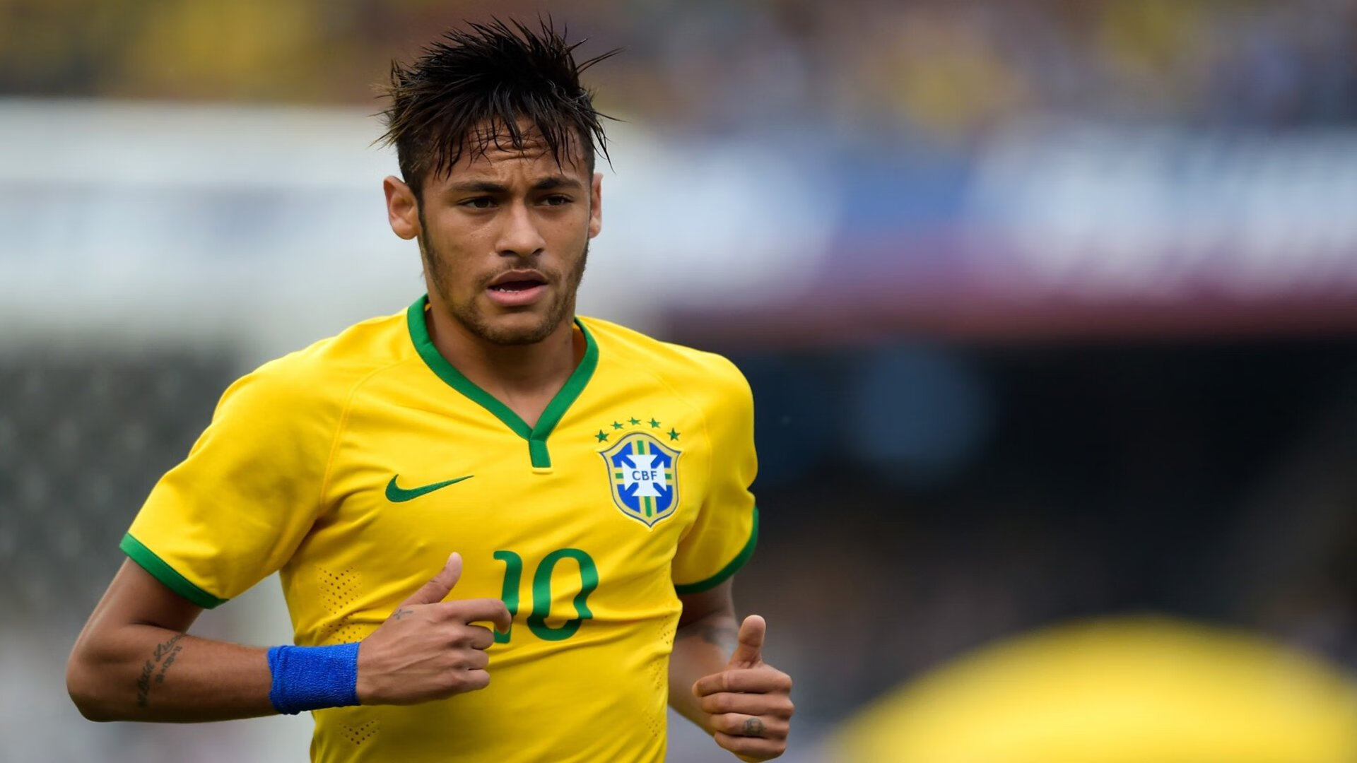 世界青年电竞大赛上海战队荣耀捧杯，2020世界电竞赛