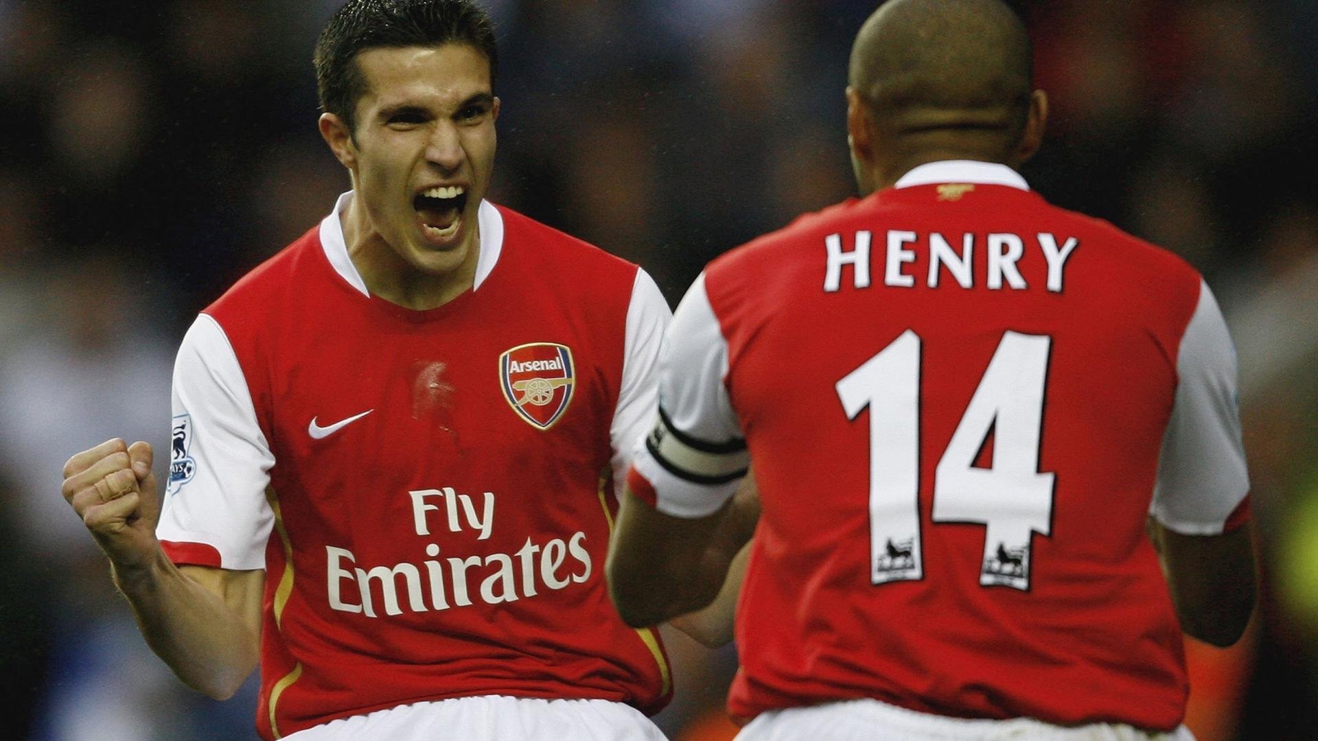 后防线稳定性增强近期比赛中成功化解多次危机局面,后防线最强的足球俱乐部